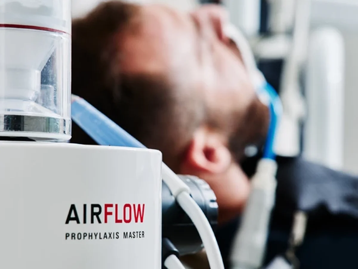 Limpieza dental con AirFlow
